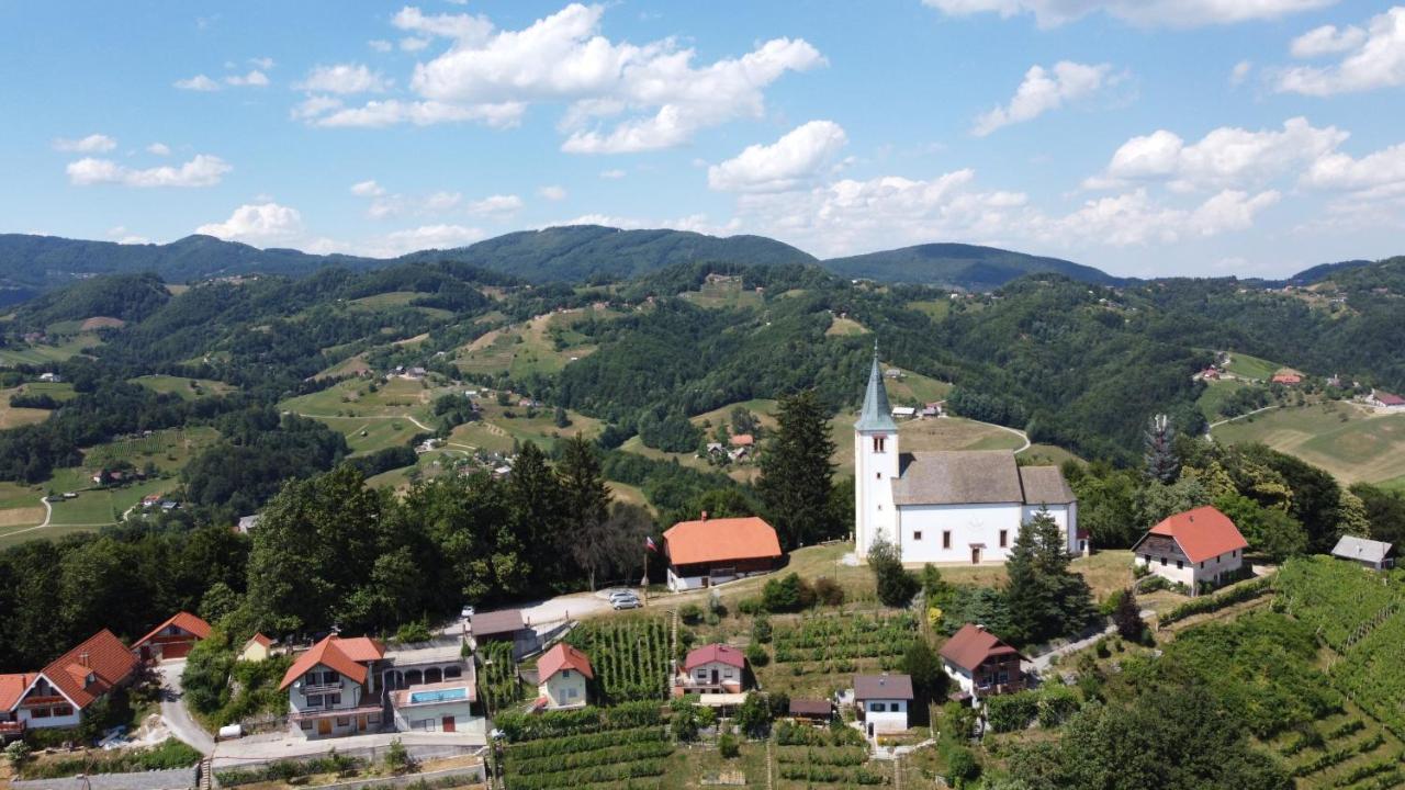Vineyard Paradise Senica * Dramlje